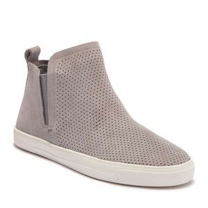 Slip on fashionable sneakers